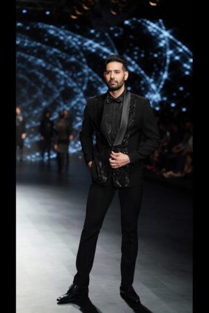 Black sequence panel jacket set