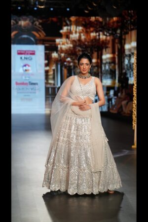 White moti and sequence gagra